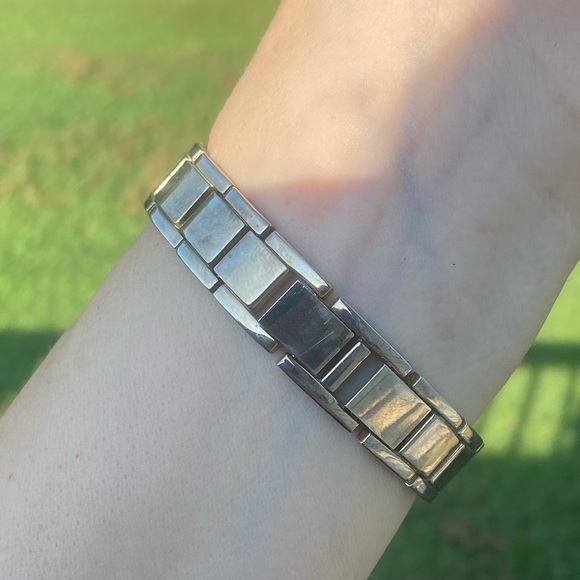 Anne Klein link watch Roman numerals water resistant crystal accent - Picture 7 of 14